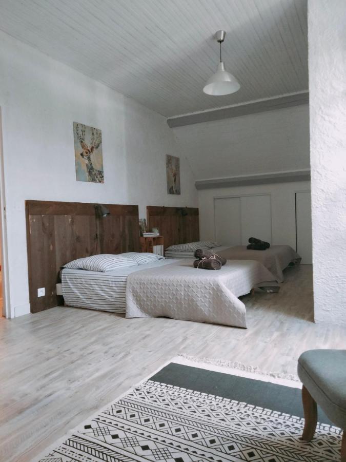 Chambre Familiale Anna "Mon Lit Au Pre" , Jusqu'A 4 Adultes Et 2 Enfants Avec Piscine Familles, Couples Ou Femmes Seulement Pontours Exteriér fotografie